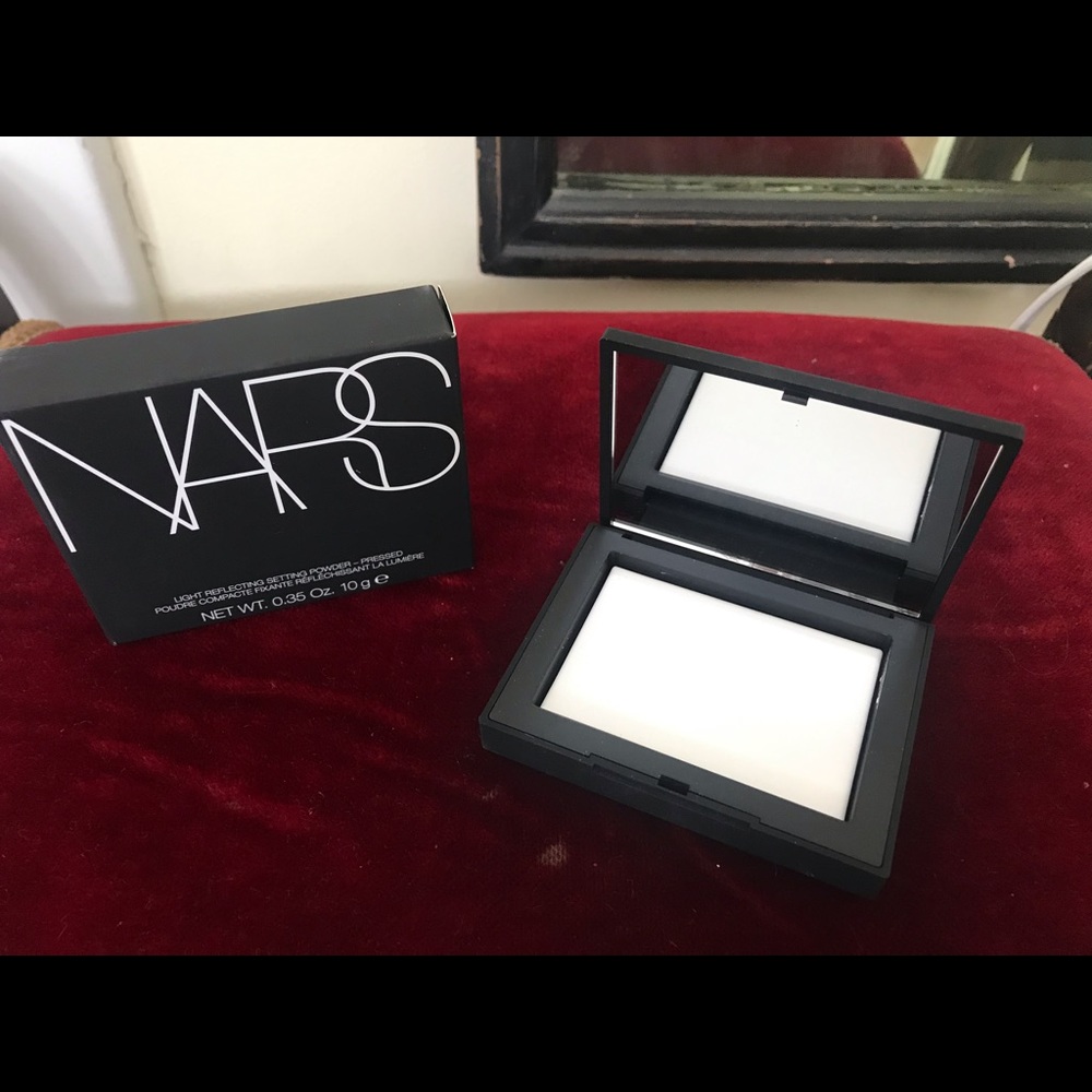 NARS light reflecting face powder